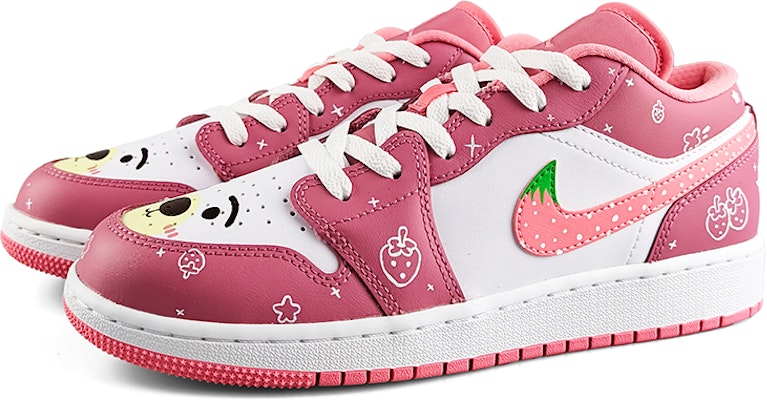 【定制球鞋】 Jordan Air Jordan 1 Low 可愛 草莓 星星 小熊 低筒 復古籃球鞋 GS 粉白色 Lookbook 【定制球鞋】 Jordan Air Jordan 1 Low 可愛 草莓 星星 小熊 低筒 復古籃球鞋 GS 粉白色