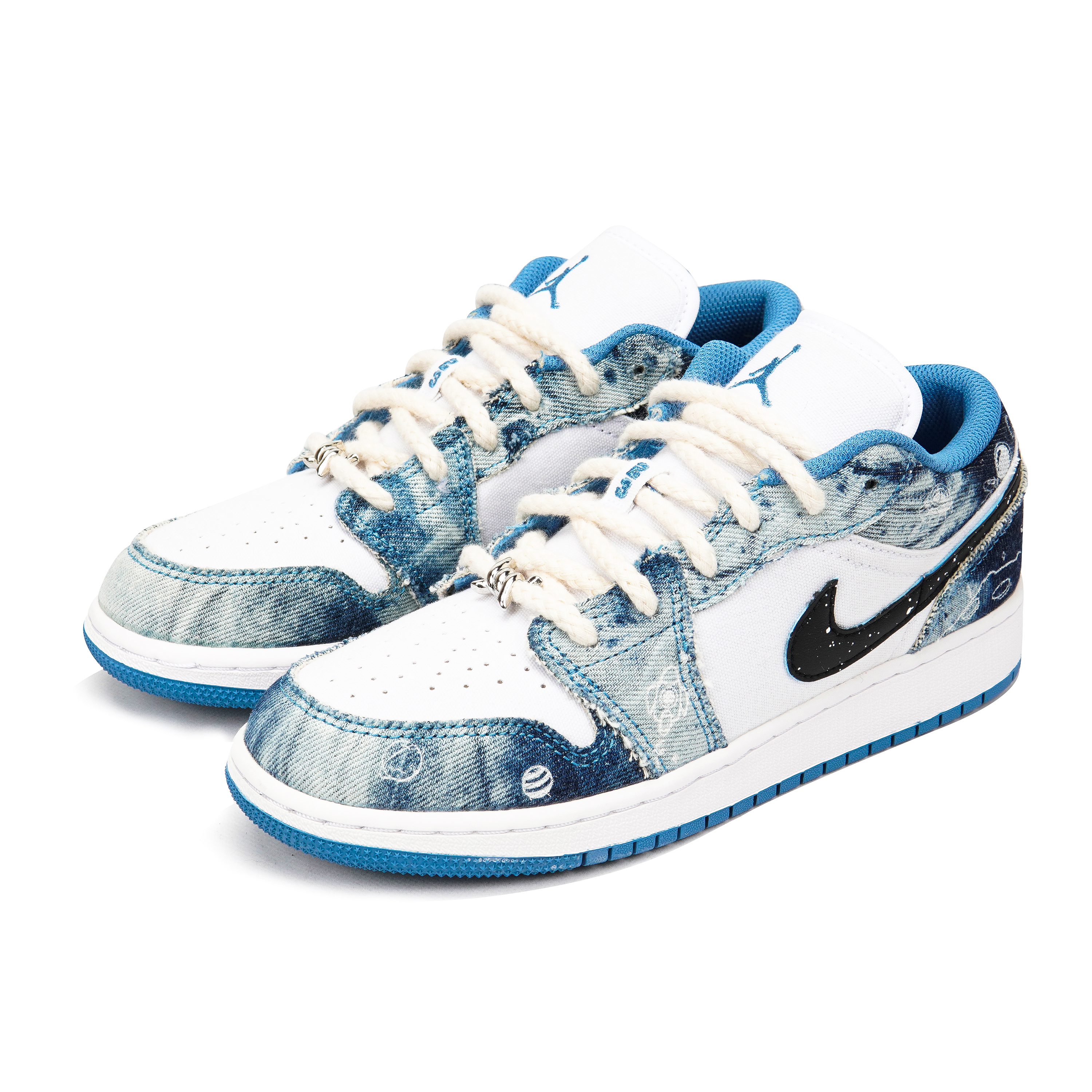 Lookbook 【訂製球鞋】Jordan Air Jordan 1 Low "Washed Denim" 太空人塗鴉 低筒 復古籃球鞋 GS 白藍