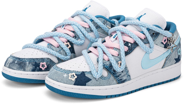 【定製籃球鞋】Jordan Air Jordan 1 水洗單寧 牛仔布 布貼星星 解構雙鞋帶 低筒 復古籃球鞋 GS 白藍 Lookbook 【定製籃球鞋】Jordan Air Jordan 1 水洗單寧 牛仔布 布貼星星 解構雙鞋帶 低筒 復古籃球鞋 GS 白藍