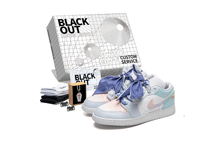 Buy 커스텀 에어 조던 1 로우 '화이트 클라우드-아이스 블루 그라피티' 553560-130(Team22-女渐变冰川蓝A-BOX)