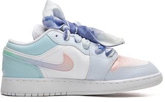 【訂製球鞋】 Jordan Air Jordan 1 Low 白雲漸變塗鴉 低幫 復古籃球鞋 GS 冰川藍 Lookbook 【訂製球鞋】 Jordan Air Jordan 1 Low 白雲漸變塗鴉 低幫 復古籃球鞋 GS 冰川藍