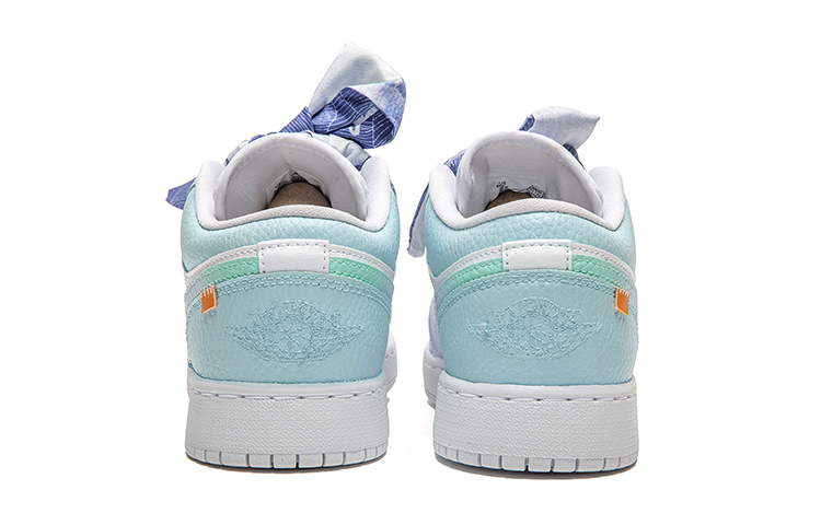 Purchase 커스텀 에어 조던 1 로우 '화이트 클라우드-아이스 블루 그라피티' 553560-130(Team22-女渐变冰川蓝A-BOX)