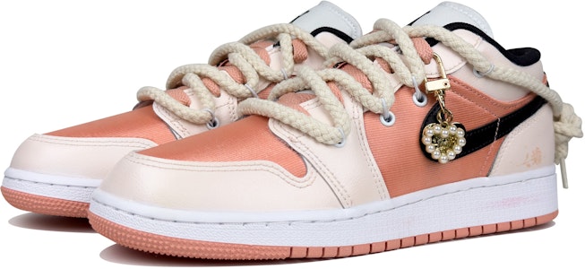 カスタムAJ1 Low 「風と薔薇」 DM8960-801-469140 Lookbook カスタムAJ1 Low 「風と薔薇」 DM8960-801-469140