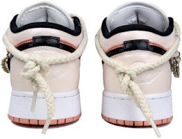 에어 조던 1 로우 '바람과 장미' (커스텀) DM8960-801-469140 Shop 에어 조던 1 로우 '바람과 장미' (커스텀) DM8960-801-469140