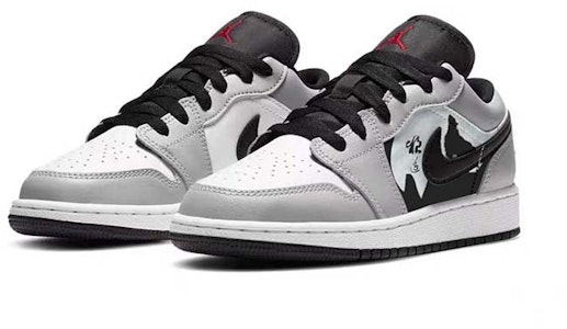 カスタムシューズ「エアジョーダン1ロー 'ウルフスピリットグレー'」 553558-030(Team56-狼山图腾) Lookbook カスタムシューズ「エアジョーダン1ロー 'ウルフスピリットグレー'」 553558-030(Team56-狼山图腾)