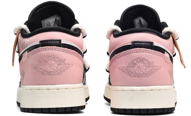 Air Jordan 1 Low SE "Año del Conejo" DO8244-003(TeamE-女款手绘涂鸦黑白粉BOX) Shop Air Jordan 1 Low SE "Año del Conejo" DO8244-003(TeamE-女款手绘涂鸦黑白粉BOX)