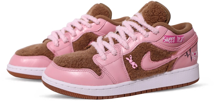 에어 조던 1 로우 '설날 밸런타인 핑크' (커스텀) DO2233-264(TeamX-情人节泰迪兔子SBOX) Lookbook 에어 조던 1 로우 '설날 밸런타인 핑크' (커스텀) DO2233-264(TeamX-情人节泰迪兔子SBOX)