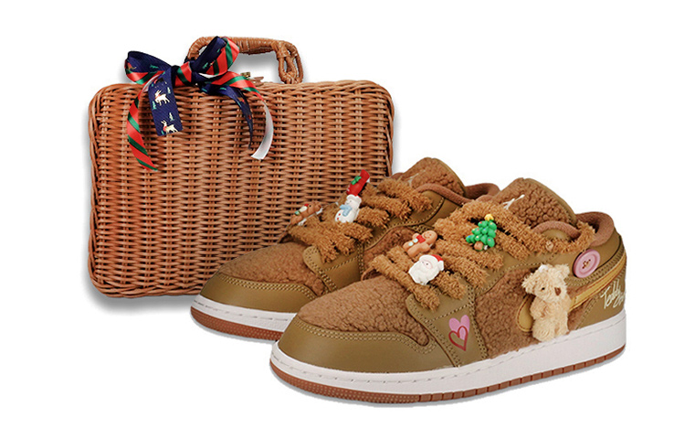 Buy [Sepatu Custom] Air Jordan 1 Low Utility 'Christmas Teddy Bear' DO2233-264(TeamF-女款小熊S-BOX)