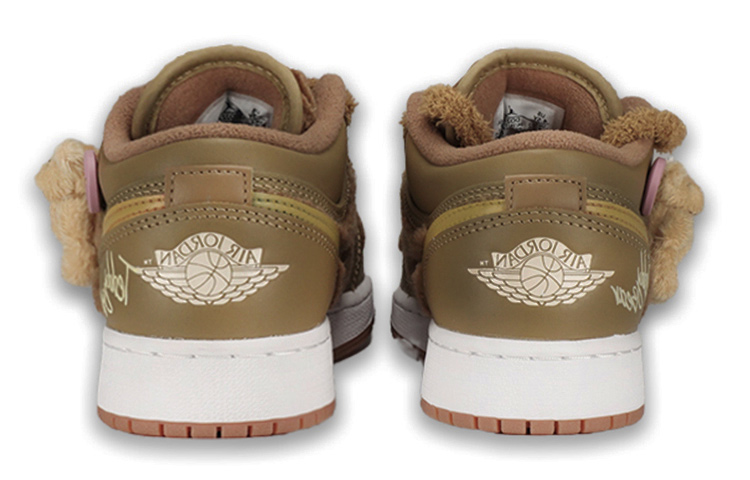 Details for [Sepatu Custom] Air Jordan 1 Low Utility 'Christmas Teddy Bear' DO2233-264(TeamF-女款小熊S-BOX)