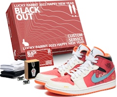 커스텀 에어 조던 1 미드 '그래피티 화이트 레드' (2023) DM3531-800(Team22-男款新年白红A-BOX) Buy 커스텀 에어 조던 1 미드 '그래피티 화이트 레드' (2023) DM3531-800(Team22-男款新年白红A-BOX)