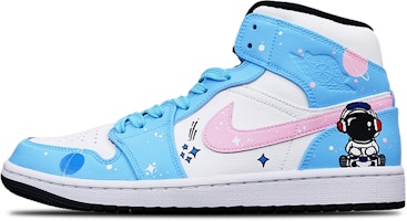 【客製化球鞋】Jordan Air Jordan 1 Mid 黑白熊貓 DJ宇航員手繪 特製鞋盒 中幫 復古籃球鞋 男女同款 粉白藍 Order 【客製化球鞋】Jordan Air Jordan 1 Mid 黑白熊貓 DJ宇航員手繪 特製鞋盒 中幫 復古籃球鞋 男女同款 粉白藍