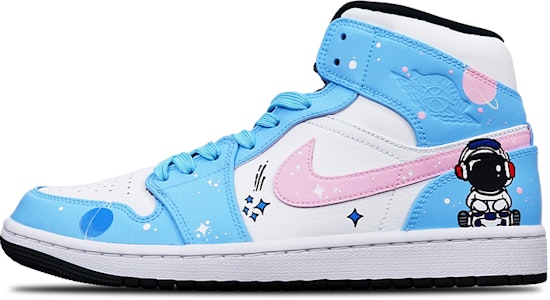 【客製化球鞋】Jordan Air Jordan 1 Mid 黑白熊貓 DJ宇航員手繪 特製鞋盒 中幫 復古籃球鞋 男女同款 粉白藍 Order 【客製化球鞋】Jordan Air Jordan 1 Mid 黑白熊貓 DJ宇航員手繪 特製鞋盒 中幫 復古籃球鞋 男女同款 粉白藍
