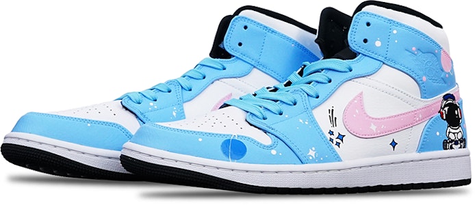 【客製化球鞋】Jordan Air Jordan 1 Mid 黑白熊貓 DJ宇航員手繪 特製鞋盒 中幫 復古籃球鞋 男女同款 粉白藍 Shop 【客製化球鞋】Jordan Air Jordan 1 Mid 黑白熊貓 DJ宇航員手繪 特製鞋盒 中幫 復古籃球鞋 男女同款 粉白藍
