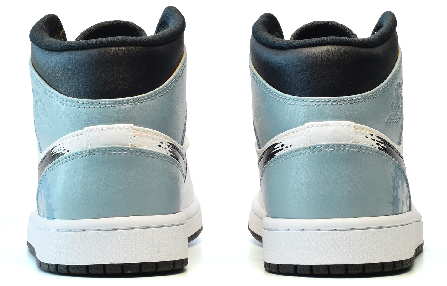 Shop [Kasut Custom] Air Jordan 1 Mid 'Hari Valentine Cina Hitam Putih Biru' 554724-170(TeamE-男款海盐黑白蓝)