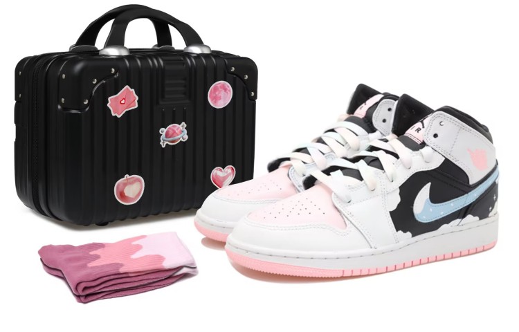 Buy [Kasut Custom] Air Jordan 1 Mid 'Awan Biru Langit Arnab' 555112-061(Team拾玖-云朵兔S-BOX）