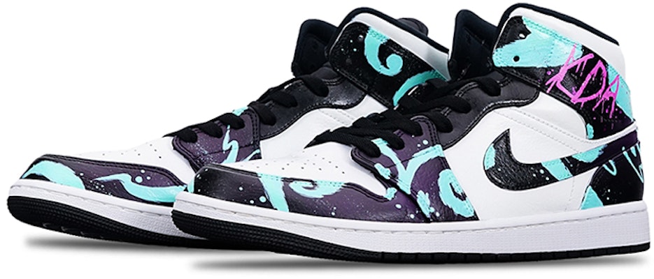 에어 조던 1 미드 '쿨 썸머 - 아칼리' (커스텀) 554724-132(Teamone-男款KDA阿卡丽) Lookbook 에어 조던 1 미드 '쿨 썸머 - 아칼리' (커스텀) 554724-132(Teamone-男款KDA阿卡丽)
