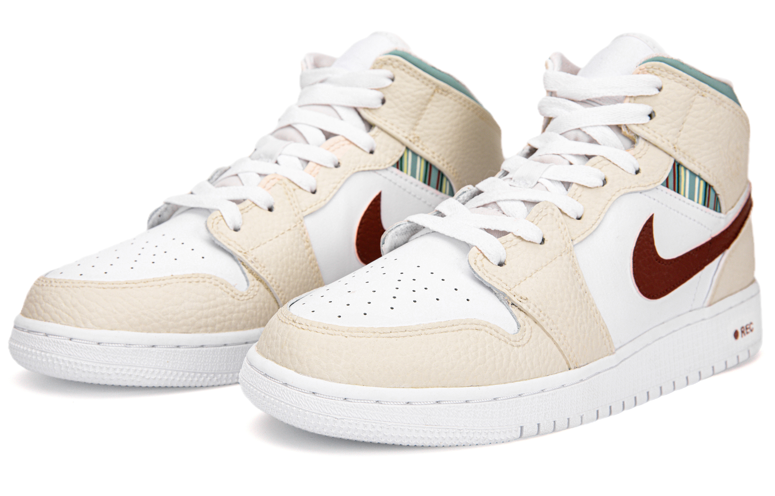 Lookbook [定制鞋款] Air Jordan 1 Mid '戴安娜相机像素复古' 554725-130(Team18-AJ中帮女款相机)