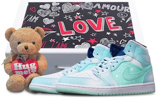 【定製球鞋】 Jordan Air Jordan 1 Mid 冰雪奇緣融雪雪花 噴繪 聖誕主題 限量鞋盒 中幫 復古籃球鞋 男款 藍白 Buy 【定製球鞋】 Jordan Air Jordan 1 Mid 冰雪奇緣融雪雪花 噴繪 聖誕主題 限量鞋盒 中幫 復古籃球鞋 男款 藍白