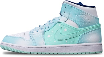 【定製球鞋】 Jordan Air Jordan 1 Mid 冰雪奇緣融雪雪花 噴繪 聖誕主題 限量鞋盒 中幫 復古籃球鞋 男款 藍白 Order 【定製球鞋】 Jordan Air Jordan 1 Mid 冰雪奇緣融雪雪花 噴繪 聖誕主題 限量鞋盒 中幫 復古籃球鞋 男款 藍白