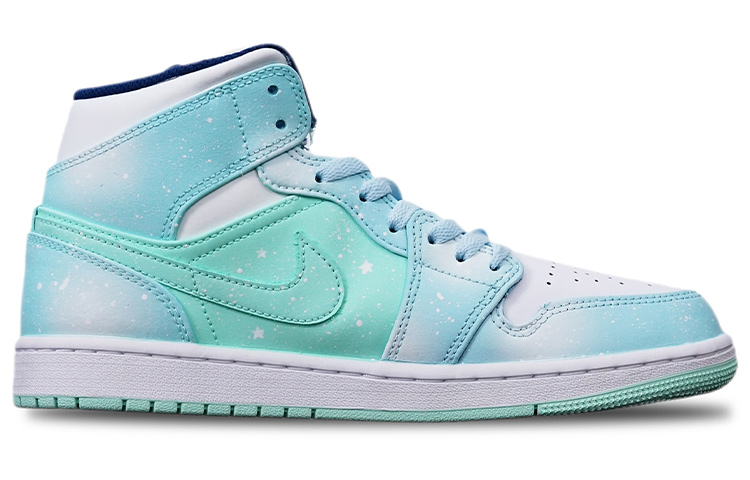 Lookbook 【定製球鞋】 Jordan Air Jordan 1 Mid 冰雪奇緣融雪雪花 噴繪 聖誕主題 限量鞋盒 中幫 復古籃球鞋 男款 藍白