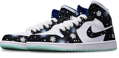 에어 조던 1 미드 '눈꽃 크리스마스' (블랙/화이트) 554724-413(TeamT-圣诞黑白雪花S-BOX) Shop 에어 조던 1 미드 '눈꽃 크리스마스' (블랙/화이트) 554724-413(TeamT-圣诞黑白雪花S-BOX)