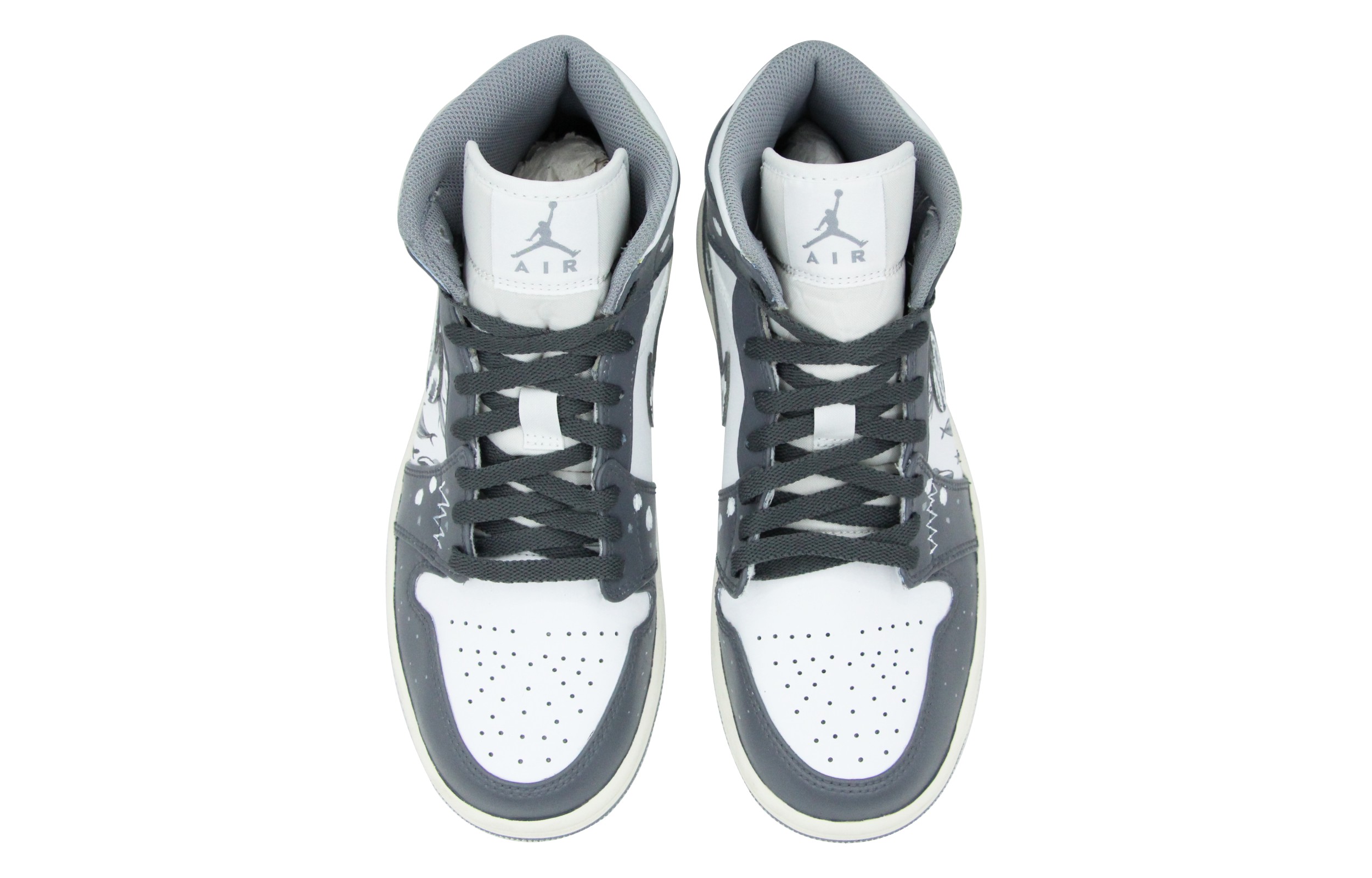 Shop 커스텀 에어 조던 1 미드 '회백 레트로' (Keoseutom Eeo Jodeon 1 Mideu 'Hoebaek Returo') 554724-135(Team39-AMY83灰白)