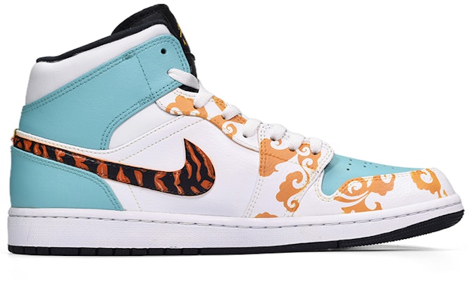 【定制球鞋】 Jordan Air Jordan 1 Mid 家鄉的中國年 翔雲溫玉 中幫 復古籃球鞋 男款 藍白 Lookbook 【定制球鞋】 Jordan Air Jordan 1 Mid 家鄉的中國年 翔雲溫玉 中幫 復古籃球鞋 男款 藍白