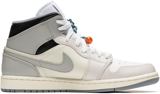 【訂製球鞋】Jordan Air Jordan 1 Mid 野鶴製造 水墨十八籽 特殊配飾 拼接麂皮 禮盒版 中筒 復古籃球鞋 男款 灰白 Order 【訂製球鞋】Jordan Air Jordan 1 Mid 野鶴製造 水墨十八籽 特殊配飾 拼接麂皮 禮盒版 中筒 復古籃球鞋 男款 灰白