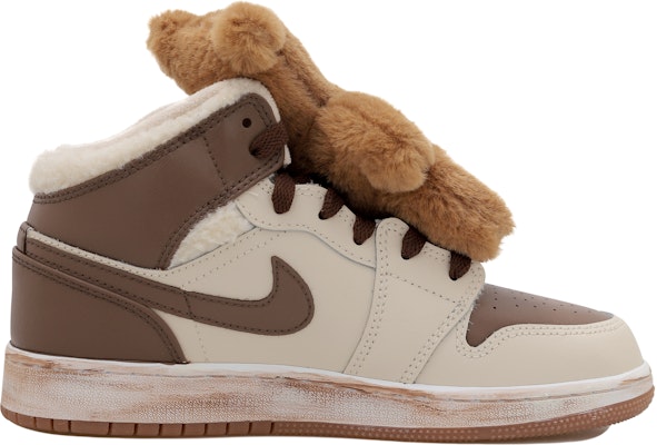 커스텀 에어 조던 1 미드 '모카 테디베어 - 디스트레스드' (79 characters) DO2207-264-471333 Lookbook 커스텀 에어 조던 1 미드 '모카 테디베어 - 디스트레스드' (79 characters) DO2207-264-471333