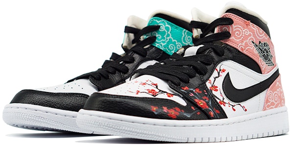 에어 조던 1 미드 '난징 운금' (커스텀) 554724-130(Team-R-男女款喷涂手绘南京) Lookbook 에어 조던 1 미드 '난징 운금' (커스텀) 554724-130(Team-R-男女款喷涂手绘南京)