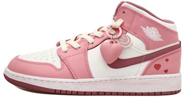 【訂製球鞋】Jordan Air Jordan 1 Mid OKHR 愛心掛飾 老化 潮流百搭 中筒 復古籃球鞋 GS 白米黃 Buy 【訂製球鞋】Jordan Air Jordan 1 Mid OKHR 愛心掛飾 老化 潮流百搭 中筒 復古籃球鞋 GS 白米黃