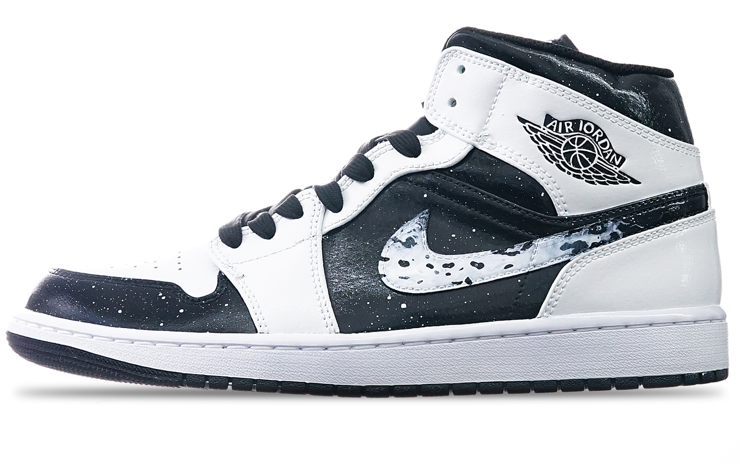 Buy [Kasut Custom] Air Jordan 1 Mid 'Panda' 554724-132(TeamOne-月球钩男款黑白熊猫)