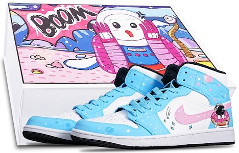 【訂製球鞋】Jordan Air Jordan 1 Mid 黑白熊貓 甜甜圈宇航員手繪 特殊鞋盒 中幫 復古籃球鞋 男款 藍粉白 Buy 【訂製球鞋】Jordan Air Jordan 1 Mid 黑白熊貓 甜甜圈宇航員手繪 特殊鞋盒 中幫 復古籃球鞋 男款 藍粉白