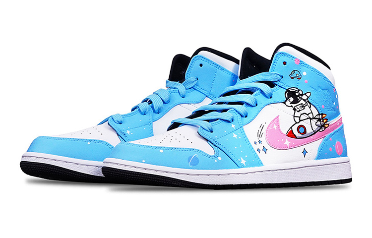 Shop [Sepatu Kustom] Air Jordan 1 Mid 'Panda Astronaut Lukisan Tangan' 554725-075(TeamT-火箭宇航员女S-BOX)