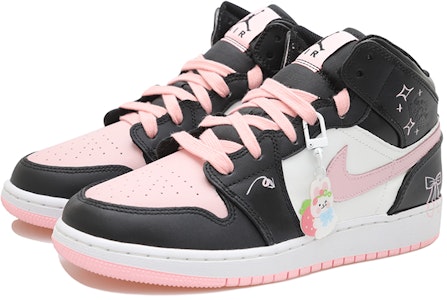 에어 조던 1 미드 '판다 딸기 리본' (커스텀) 555112-061(Team拾玖-黑粉兔S-BOX) Lookbook 에어 조던 1 미드 '판다 딸기 리본' (커스텀) 555112-061(Team拾玖-黑粉兔S-BOX)