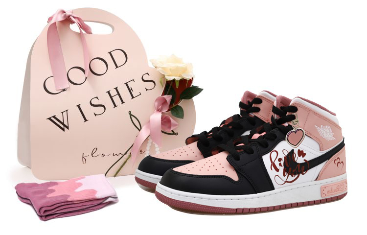 Buy [Sepatu Kustom] Air Jordan 1 Mid 'Pink Black White Heart Patch' DQ8423-616(Team拾玖-粉心贴布S-BOX)