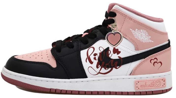 【客製化球鞋】 Jordan Air Jordan 1 OKHR 愛心 掛飾 文字 布章 中筒 復古籃球鞋 GS 粉黑白 Order 【客製化球鞋】 Jordan Air Jordan 1 OKHR 愛心 掛飾 文字 布章 中筒 復古籃球鞋 GS 粉黑白