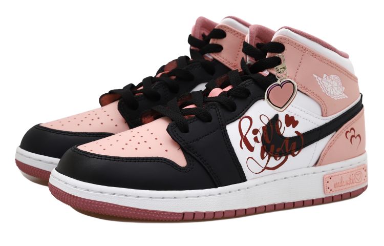 Shop [Sepatu Kustom] Air Jordan 1 Mid 'Pink Black White Heart Patch' DQ8423-616(Team拾玖-粉心贴布S-BOX)