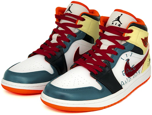 커스텀 에어 조던 1 미드 '적녹' (Keoseutom Eeo Jodeon 1 Mideu 'Jeoknok') DM3531-800(Team肆-海青圣诞喷绘) Lookbook 커스텀 에어 조던 1 미드 '적녹' (Keoseutom Eeo Jodeon 1 Mideu 'Jeoknok') DM3531-800(Team肆-海青圣诞喷绘)