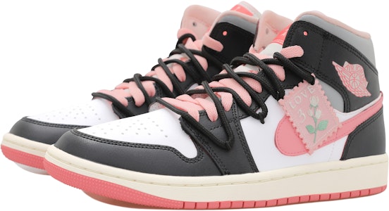 【訂製球鞋】Jordan Air Jordan 1 Mid OKHR 玫瑰花掛飾 浪漫 解構風 高筒 復古籃球鞋 GS 黑白粉 Shop 【訂製球鞋】Jordan Air Jordan 1 Mid OKHR 玫瑰花掛飾 浪漫 解構風 高筒 復古籃球鞋 GS 黑白粉