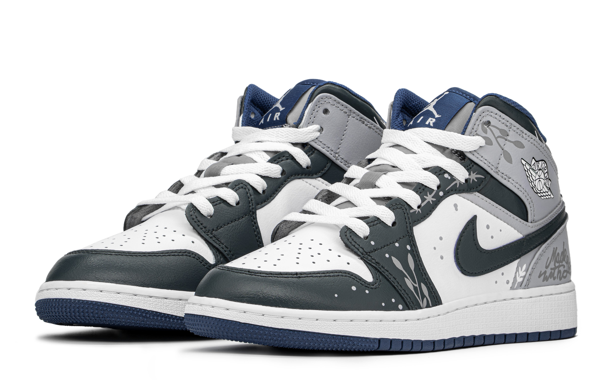 Shop [Zapatillas Personalizadas] Air Jordan 1 Mid 'Rosa Gris-Blanco' DQ8423-014(TeamA-爱情物语S-BOX)