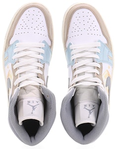 【定制球鞋】Jordan Air Jordan 1 Mid 微笑牌鮮榨梨汁 清新無梨 無鴨梨 中幫 復古籃球鞋 男款 白灰 Shop 【定制球鞋】Jordan Air Jordan 1 Mid 微笑牌鮮榨梨汁 清新無梨 無鴨梨 中幫 復古籃球鞋 男款 白灰