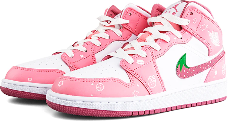 【訂製球鞋】Jordan Air Jordan 1 Mid 愛心 草莓 星星 小熊 中筒 復古籃球鞋 GS 粉白色 Lookbook 【訂製球鞋】Jordan Air Jordan 1 Mid 愛心 草莓 星星 小熊 中筒 復古籃球鞋 GS 粉白色