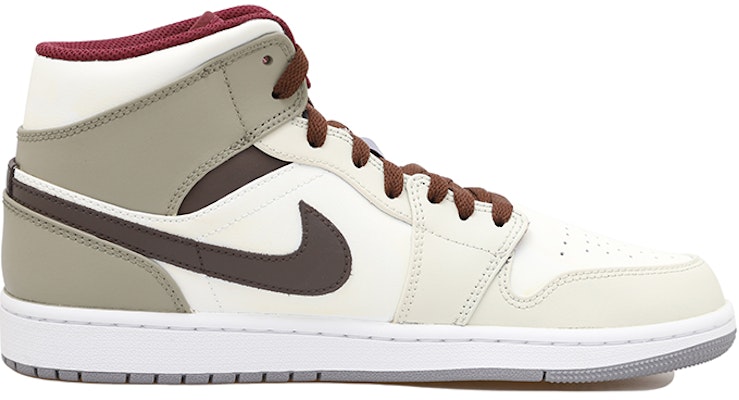 【訂製球鞋】Jordan Air Jordan 1 Mid OKHR 街頭酷灰 高級 字體 做舊 高筒 復古籃球鞋 男款 白米 Lookbook 【訂製球鞋】Jordan Air Jordan 1 Mid OKHR 街頭酷灰 高級 字體 做舊 高筒 復古籃球鞋 男款 白米