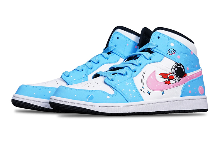 Shop 【定制球鞋】Jordan Air Jordan 1 Mid 超人宇航員手繪 聖誕主題 限量特殊鞋盒 中幫 復古籃球鞋 GS 藍粉白