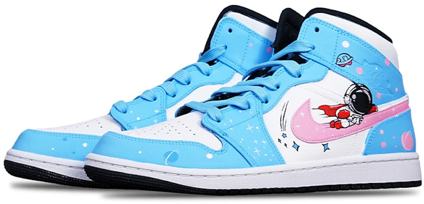 【定制球鞋】Jordan Air Jordan 1 Mid 超人宇航員手繪 聖誕主題 限量特殊鞋盒 中幫 復古籃球鞋 GS 藍粉白 Shop 【定制球鞋】Jordan Air Jordan 1 Mid 超人宇航員手繪 聖誕主題 限量特殊鞋盒 中幫 復古籃球鞋 GS 藍粉白