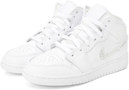 에어 조단 1 미드 '스와로브스키 크리스탈' (커스텀) 554725-130(Team23-水晶钻-纯白) Lookbook 에어 조단 1 미드 '스와로브스키 크리스탈' (커스텀) 554725-130(Team23-水晶钻-纯白)