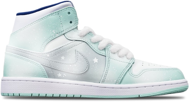 【定製球鞋】Jordan Air Jordan 1 Mid 融雪雪花 噴繪 聖誕主題 限量鞋盒 中幫 復古籃球鞋 男款 蒂芙尼綠 Lookbook 【定製球鞋】Jordan Air Jordan 1 Mid 融雪雪花 噴繪 聖誕主題 限量鞋盒 中幫 復古籃球鞋 男款 蒂芙尼綠