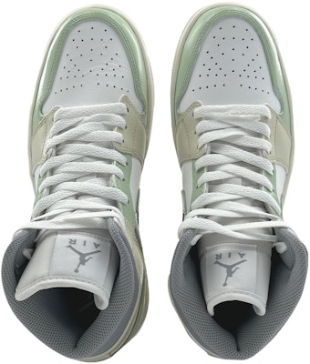 【訂製球鞋】喬丹 Air Jordan 1 Mid "復古仙鶴飛翔 耐磨防滑中筒經典籃球鞋 男款 白綠灰 Shop 【訂製球鞋】喬丹 Air Jordan 1 Mid "復古仙鶴飛翔 耐磨防滑中筒經典籃球鞋 男款 白綠灰