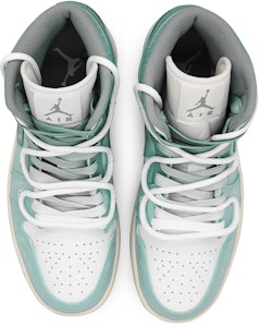 에어 조던 1 미드 '워시드 블루 자수' (커스텀) 554724-135(Team16-男款水洗丹青2.0 Shop 에어 조던 1 미드 '워시드 블루 자수' (커스텀) 554724-135(Team16-男款水洗丹青2.0